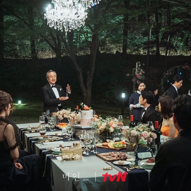 Keluarga Hyowon/Sumber:instagram.com/tvndrama.official Keluarga Hyowon/Sumber:instagram.com/tvndrama.official