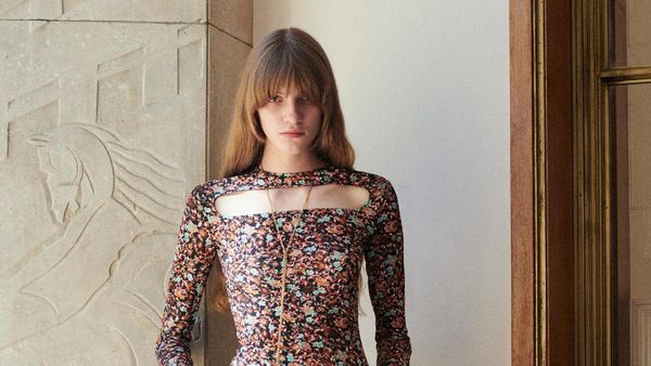 10 Koleksi Victoria Beckham Resort 2022, Dirilis dengan Harga Lebih Murah