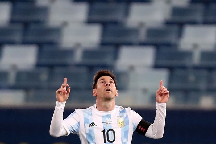 CUIABA, BRAZIL - JUNE 28: Lionel Messi of Argentina celebrates  after scoring the third goal of his team during a Group A match between Argentina and Bolivia as part of Copa America 2021 at Arena Pantanal on June 28, 2021 in Cuiaba, Brazil. (Photo by Buda Mendes/Getty Images)