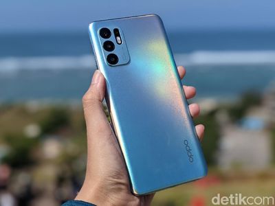 Menggenggam Oppo Reno6 yang Tipis dan Elegan