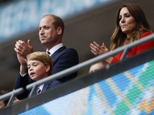 6 Potret Pangeran George Nonton Pertandingan Inggris vs Jerman di Euro 2020 6 Potret Pangeran George Nonton Pertandingan Inggris vs Jerman di Euro 2020