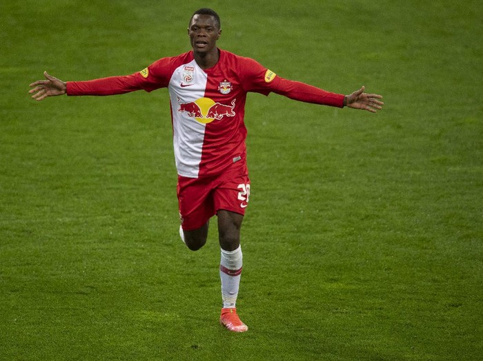 SALZBURG, AUSTRIA - MAY 12: Patson Daka of Red Bull Salzburg celebrates after scoring on a goal during the tipico Bundesliga match between RB Salzburg and Rapid Wien at Red Bull Arena on May 12, 2021 in Salzburg, Austria. (Photo by Andreas Schaad/Getty Images)
