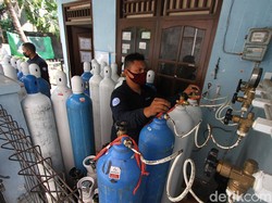 Distribusi Oksigen ke Sejumlah RS di Solo Dikawal Polisi