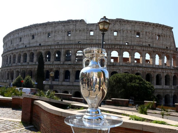 ROME, ITALY - APRIL 20:  A general view of the UEFA Euro 2020 Trophy at the Colosseum during the UEFA Euro 2020 Trophy Tour of Rome on April 20, 2021 in Rome, Italy.  (Photo by Paolo Bruno/Getty Images)