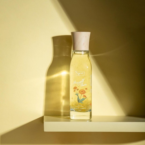 Skincare Lokal dengan Kelopak Bunga Asli/Foto: instagram.com/npureofficial/ N’pure Marigold Flower Anti-Aging Face Toner, produk skincare lokal dengan kelopak bunga asli.