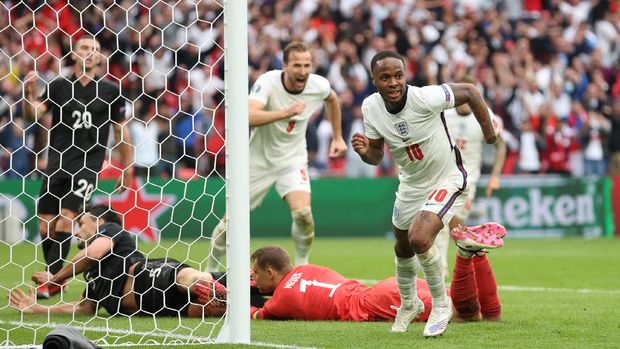 Soccer Football - Euro 2020 - Round of 16 - England v Germany - Wembley Stadium, London, Britain - June 29, 2021 England's Raheem Sterling celebrates scoring their first goal Pool via REUTERS/Catherine Ivill