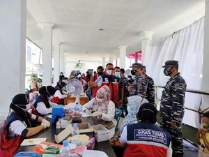 Warga di Sumut Serbu Vaksinasi Gegara Isu Tak Dapat PKH Jika Tak Divaksin