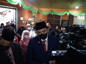 Bobby Revisi Perwal soal Batas Usia 60 Tahun Penerima Dana Pelayan Warga