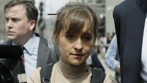 8 Fakta Allison Mack, Aktris yang Dipenjara karena Terlibat Sekte Seks