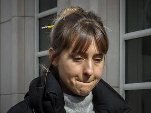 Sempat Bikin Heboh, Terungkap Alasan Aktris Allison Mack Terlibat Sekte Seks Sempat Bikin Heboh, Terungkap Alasan Aktris Allison Mack Terlibat Sekte Seks
