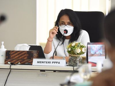 Potret Menteri yang Kritik Pelarangan MC Wanita di Acara Koster