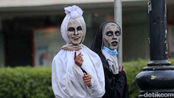 Hii...! PPKM Bandung Bikin Hantu Gentayangan di Dago