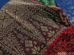 Protes Netizen Songket Melayu Jadi Warisan Budaya Malaysia