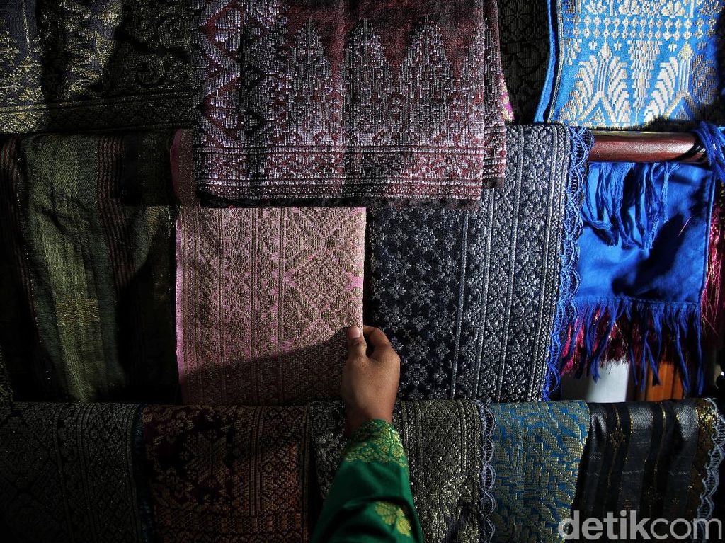 Netizen Indonesia Protes UNESCO Tetapkan Songket Malaysia Jadi Warisan Budaya