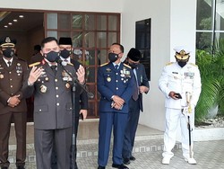 Hari Bhayangkara, Polda Metro Jemput Bola Vaksin Warga di Zona Merah-Oranye