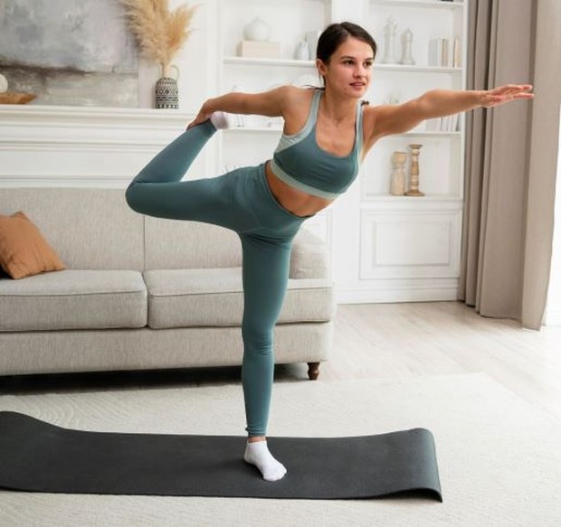 Lakukan olahraga di rumah/freepik.com Lakukan olahraga di rumah