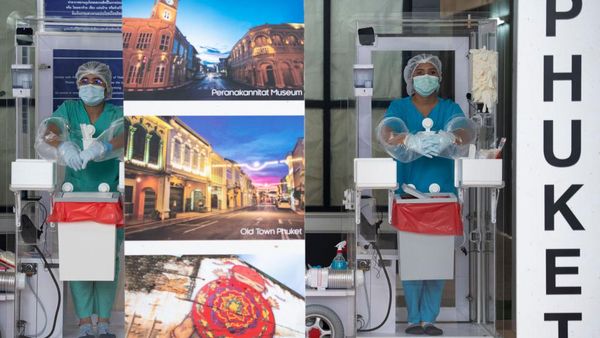 Phuket Resmi Sambut Turis yang Sudah Divaksin Kedua