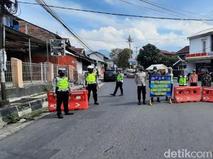 Potret Penyekatan di Garut Imbas Amukan COVID-19