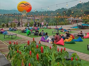 Sejuk! 5 Restoran Outdoor di Bogor Ini Punya Panorama Bukit dan Persawahan Sejuk! 5 Restoran Outdoor di Bogor Ini Punya Panorama Bukit dan Persawahan