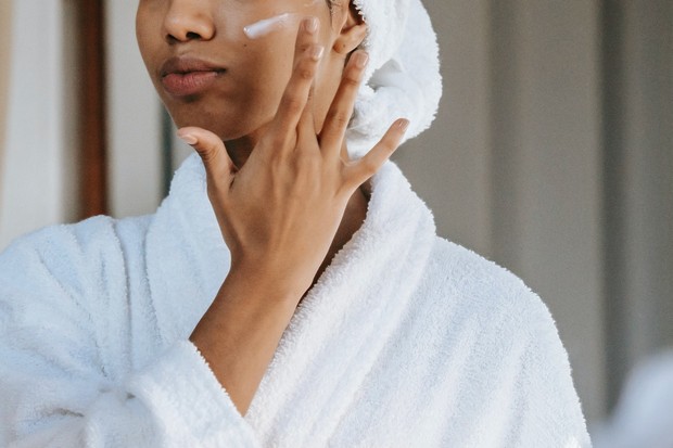 Skincare Moisturizing untuk Kulit Kering/Foto: pexels.com Skincare Moisturizing untuk Kulit Kering