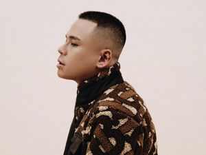 Teza Sumendra Mengemas Kisah Cinta Digital dalam Rekreasi dan Forever