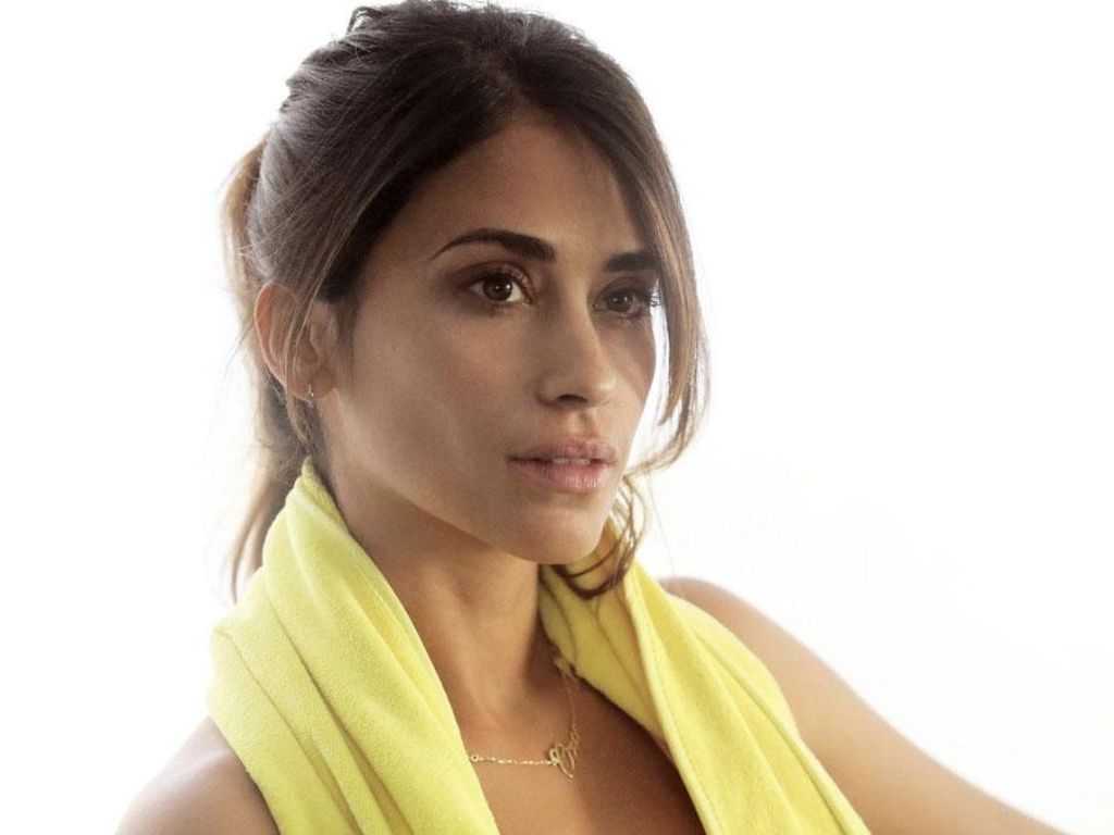 8 Gaya Istri Lionel Messi yang Sekali Posting di IG Dibayar Ratusan Juta 8 Gaya Istri Lionel Messi yang Sekali Posting di IG Dibayar Ratusan Juta
