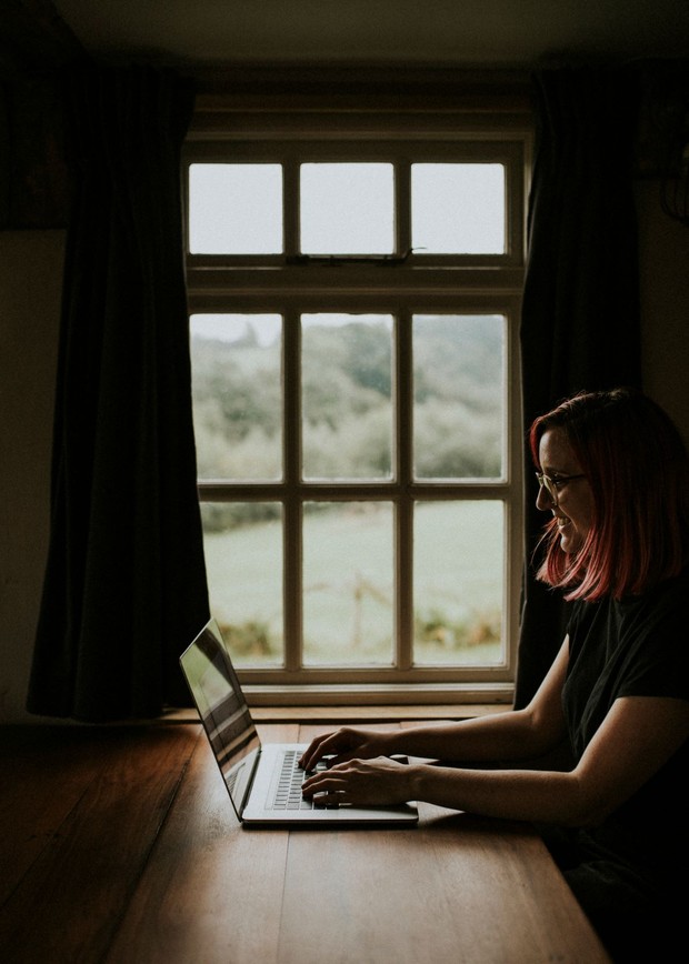 Bekerja di ruangan terpisah dengan pasangan/freepik.com Bekerja di ruangan terpisah dengan pasangan