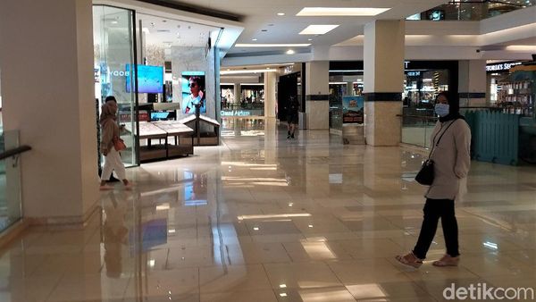Besok PPKM Darurat, Mal Tak Seramai Biasanya