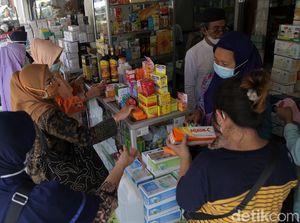 Corona Menggila, Apotek di Bekasi Diserbu Warga