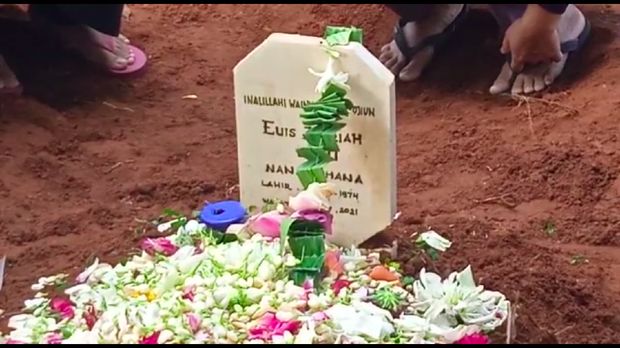 Disemayamkan di Bandung, Ini Penampakan Makam Mbak You