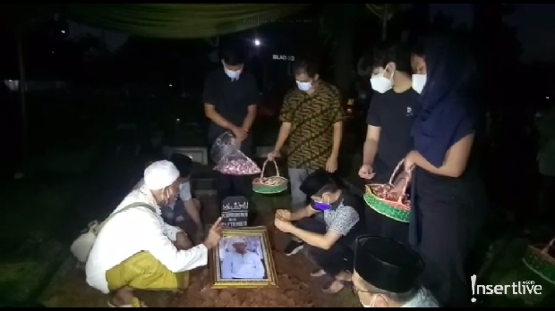 Pemakaman ayah Eko Patrio