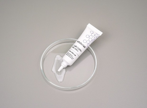 Eye treatment lokal untuk atasi dark circle