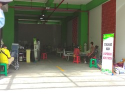 Overload, Lahan Parkir RSI Siti Hajar Sidoarjo Jadi Tempat Perawatan Pasien COVID-19