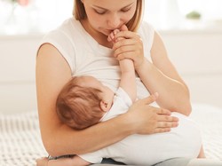 4 Tips Mengencangkan Payudara Kendur Bagi Ibu Menyusui