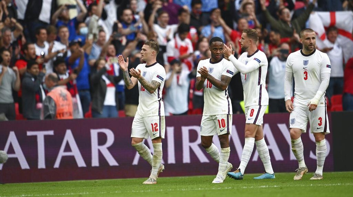 Luke Shaw memperingatkan Inggris jelang lawan Ukraina di perempatfinal Euro 2020. (Foto: AP/Andy Rain)