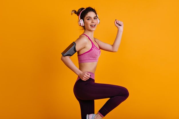 Kiat Zumba Sendiri di Rumah Selama PPKM Darurat/Foto: freepik.com/