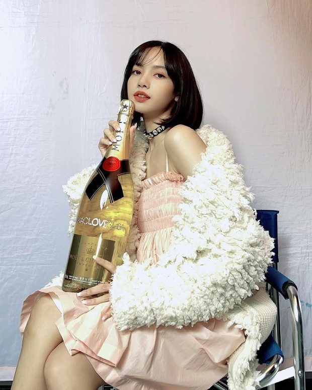 Lisa Blackpink terpilih sebagai juri ANDAM 2021 Lisa Blackpink terpilih sebagai juri ANDAM 2021 (foto: instagram.com/lalalalisa_m)