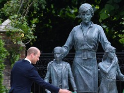 Saat Patung Putri Diana dan Anak-Anak Terpampang di Istana Kensington