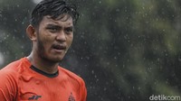 Dari posisi striker Persija juga melepas penyerang muda Rafli Mursalim yang juga ke Liga 2 bersama Dewa United, dalam pelepasannya, Presiden Persija Mohamad Prapanca mengatakan hal itu bertujuan untuk memberikan kesempatan bermain di klub barunya. Selain Rafli dan Shahar Persija juga melepas Hamra Hehanusa dan Resky Fandi ke klub tersebut.