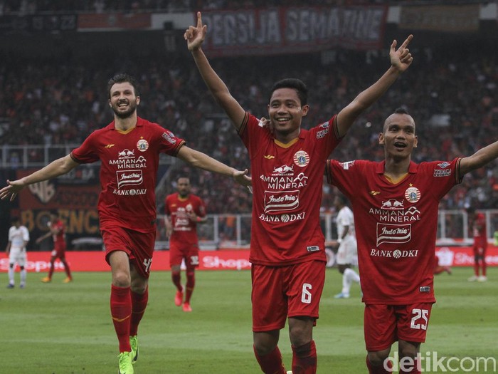 Mundurnya lanjutan Liga 1 tak halangi sejumlah klub untuk cari susunan pemain terbaik. Namun, klub Ibu Kota justru lepas sejumlah pemain bintangnya, siapa saja?