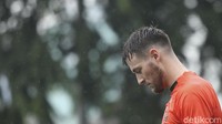 Kepergian para pemain bintang Persija membuat supporter bertanya-tanya apa rencana Persija bersama pelatih anyar asal Italia Angelo Alessio, ditundanya Liga juga membuat Persija dan klub lainnya mempunyai waktu tambahan untuk meracik pemain dan strategi terbaiknya.