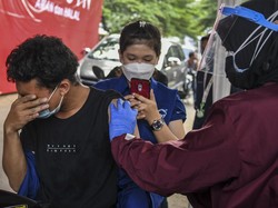 Dear Pak Jokowi, Jumlah Vaksinasi Harian Terus Turun Sepekan Terakhir Ini