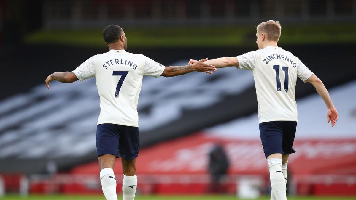 Menanti duel Oleksandre Zinchenko dan Raheem Sterling (Foto: Getty Images/Julian Finney)