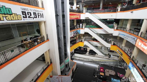 Adem Ayem Mall-mall di Solo