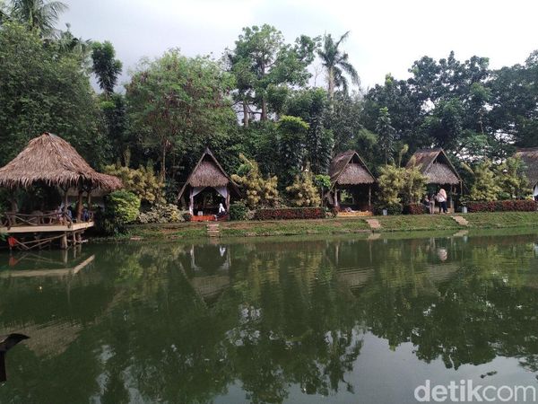 Serunya! Makan Gurame Bakar Sambil Mancing Seru di Tangerang Selatan