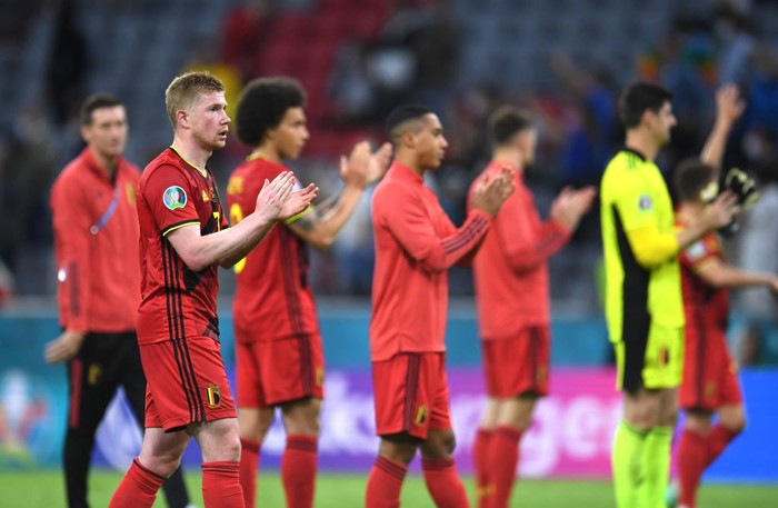 MUNICH, GERMANY - JULY 02: Kevin De Bruyne of Belgium applauds the fans following defeat in the UEFA Euro 2020 Championship Quarter-final match between Belgium and Italy at Football Arena Munich on July 02, 2021 in Munich, Germany. (Photo by Andreas Geber - Pool/Getty Images)