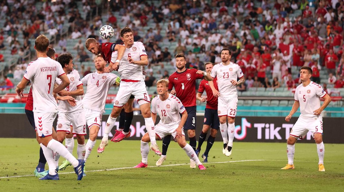 Denmark unggul 2-0 atas Republik Ceko pada babak pertama di Olympic Stadium, Baku. (Foto: Getty Images/Naomi Baker)