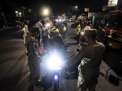 Polisi Sekat Warga Bekasi ke Jakarta di PPKM Darurat, Kecuali Ojol