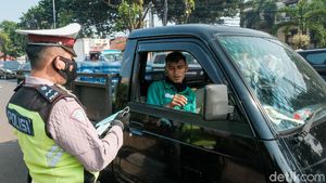 Hari Pertama PPKM Darurat, Pengendara Tak Bermasker Dicegat