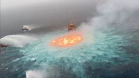 Foto Mata Api di Tengah Laut Meksiko